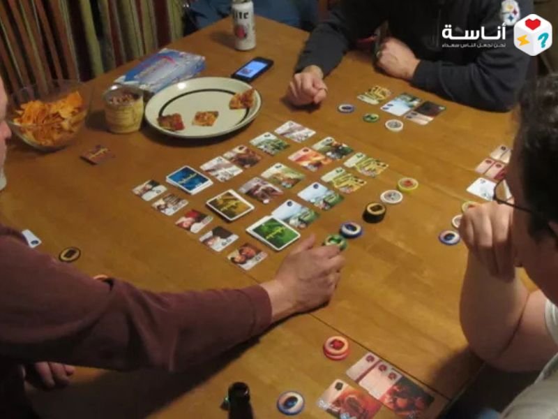 مراجعة لعبة Set: سحر الأنماط والمنطق البصري.. هل تمتلك عيناً ترى ما لا يراه الآخرون؟